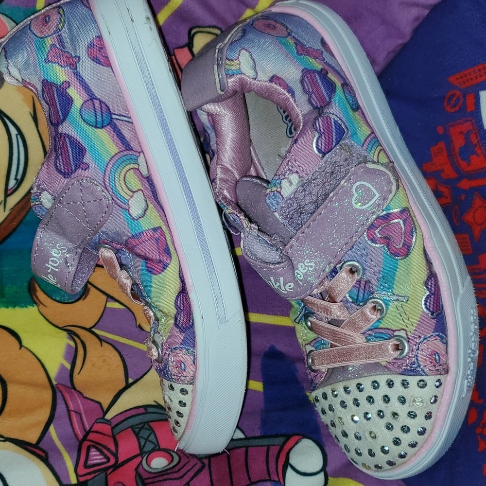 Gently worn Girls 13 Twinkle Toes strap sneakers
